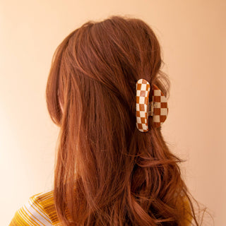 Round Checker Hair Claw - Cognac/Ivory